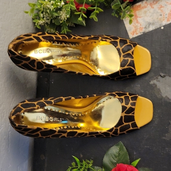 BCBGIRLS Leather Animal Hair Printed Giraffe Open Toe Heel 9 - Picture 3 of 15